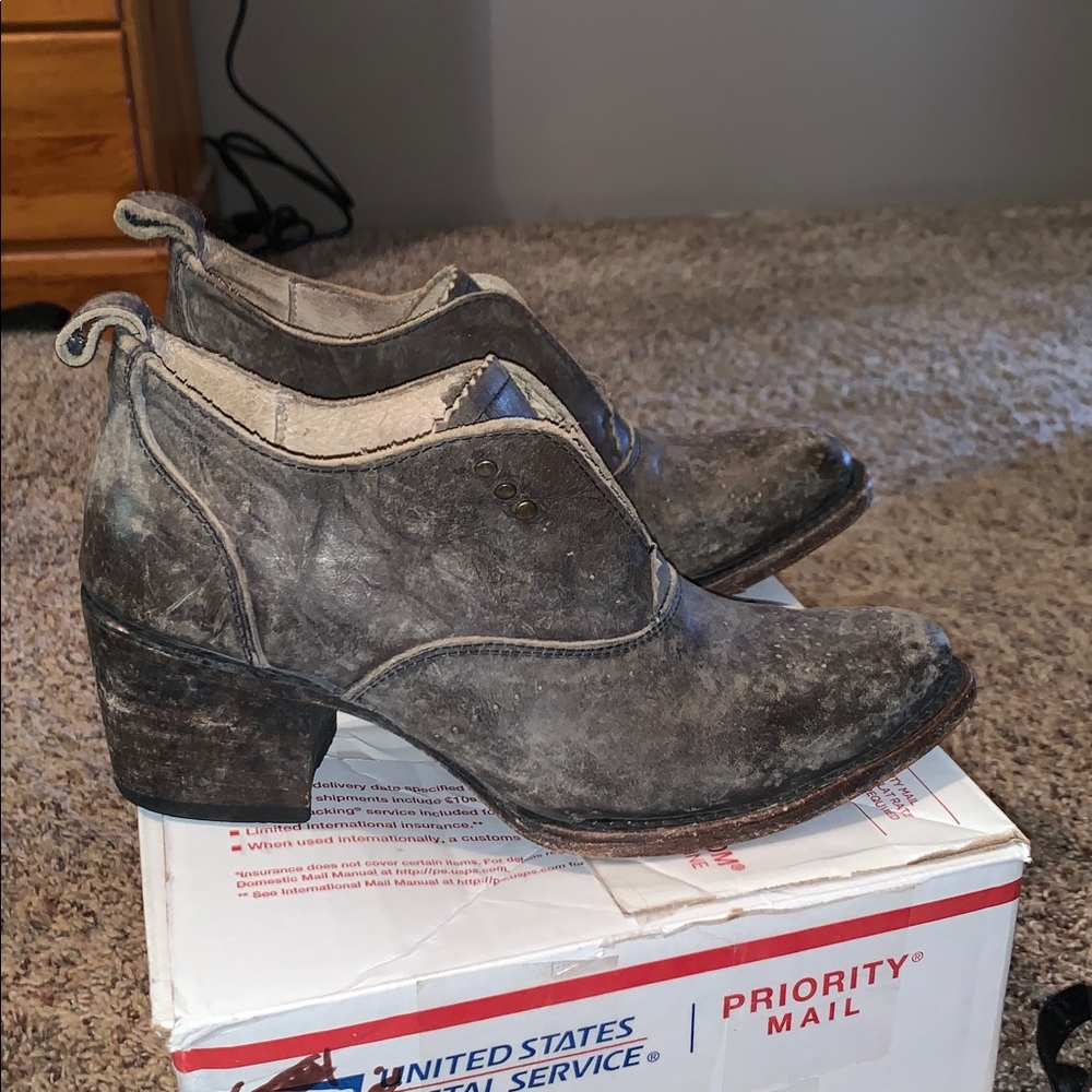 Freebird Sadie Bootie Women’s 6 Distressed Leather Ankle Boots Oxford Slip On